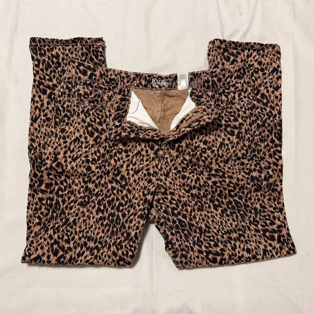 Terra & Sky Leopard Print Straight Leg Pants